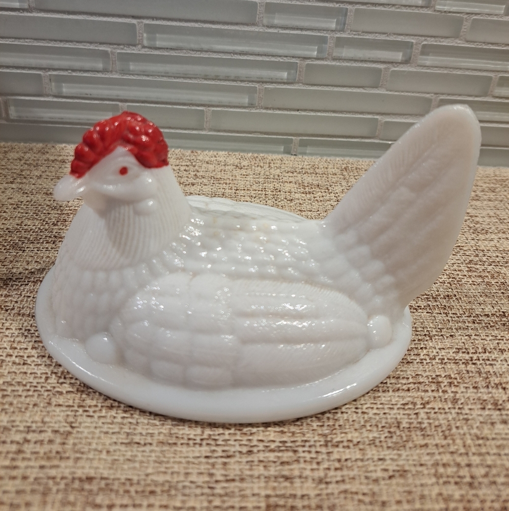 Westmoreland White Milk Glass Hen on Nest with Red Comb